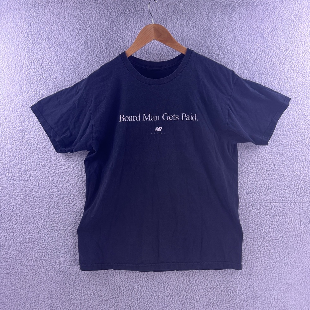 New Balance Mens Board Man Gets Paid Basketball Graphic T-Shirt Navy Blue L